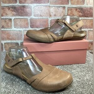 El Naturalista Wakataua women’s  T-Strap sandals size 41 eu size 10-10.5 US